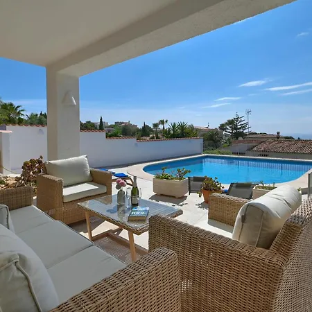 Villa Lesca *